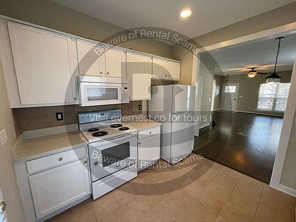 3rd image of 365 Hathaway Ln
