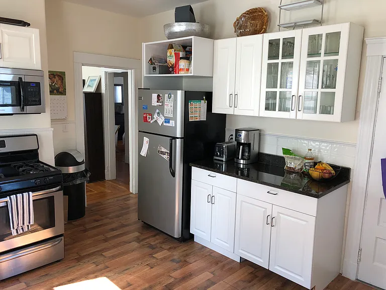 28 Laurel St #2 — Photo 8