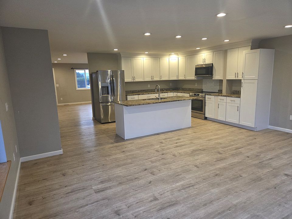 1st image of 2750 Bandera Dr