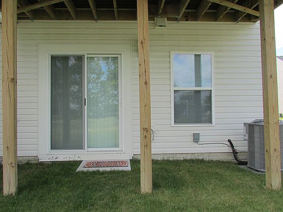 3rd image of 29369 Oxford Dr