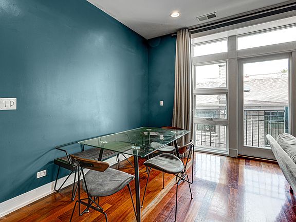3rd image of 3556 S Seeley Ave #202