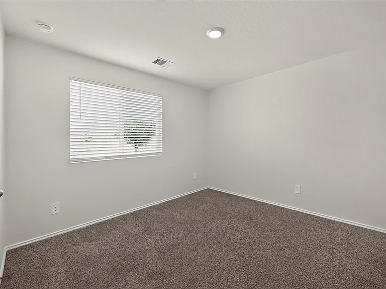 326 Richland Dr — Photo 8