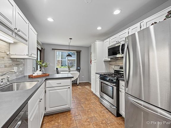 5th image of 586 Williamsburg Ct APT A1
