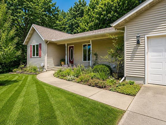 2nd image of 4661 W Burgundy Trl