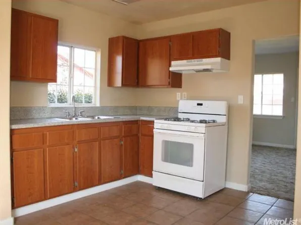 5050 36th St, Sacramento, CA 95820
