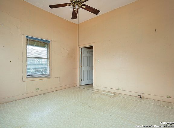 5th image of 1417 N Olive St