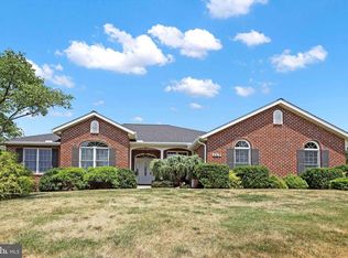 6313 Medina Ridge Dr, Fayetteville, PA 17222