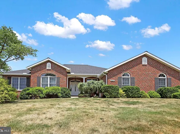 6313 Medina Ridge Dr, Fayetteville, PA 17222