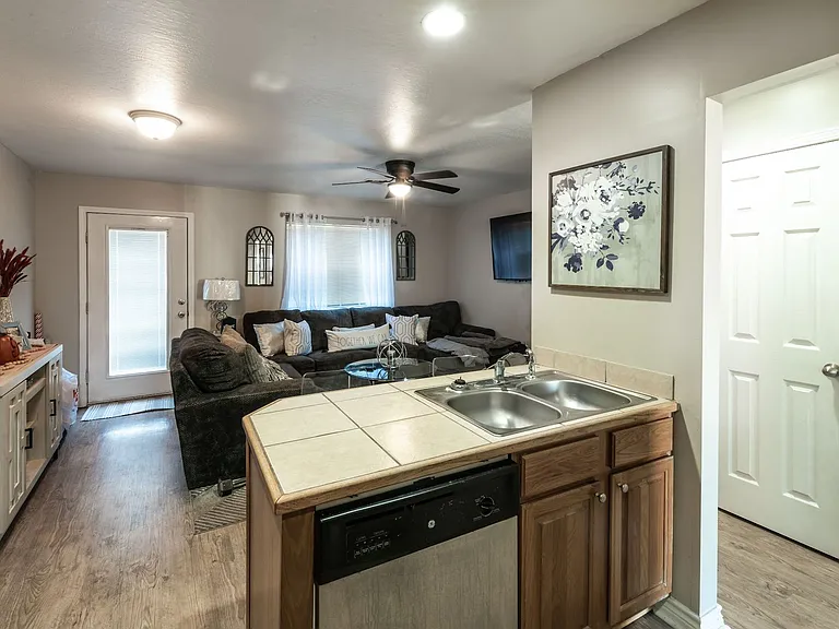 29 Dawn Dr — Photo 1