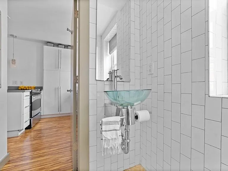 112 Prince St #4 — Photo 6