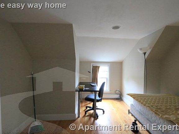 3rd image of 510 Medford St