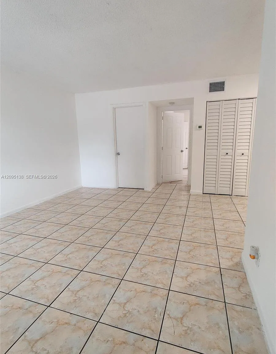1 bed, 1.0 bath, 90650 sqft, $1,400 — Photo 1