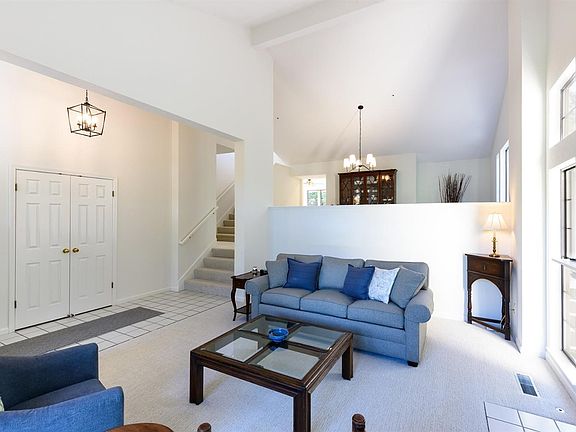 4th image of 440 Wood Hollow Drive
