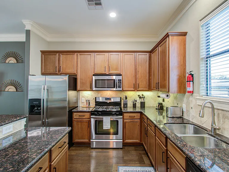4001 Dallas St #A — Photo 12