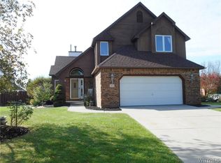 35 W Lake Forest Pkwy, Lancaster, NY 14086