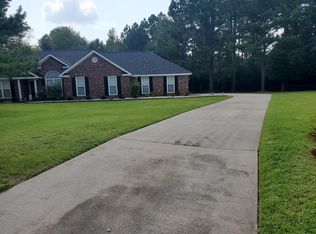 195 Water Oak Dr, Albany, GA 31701