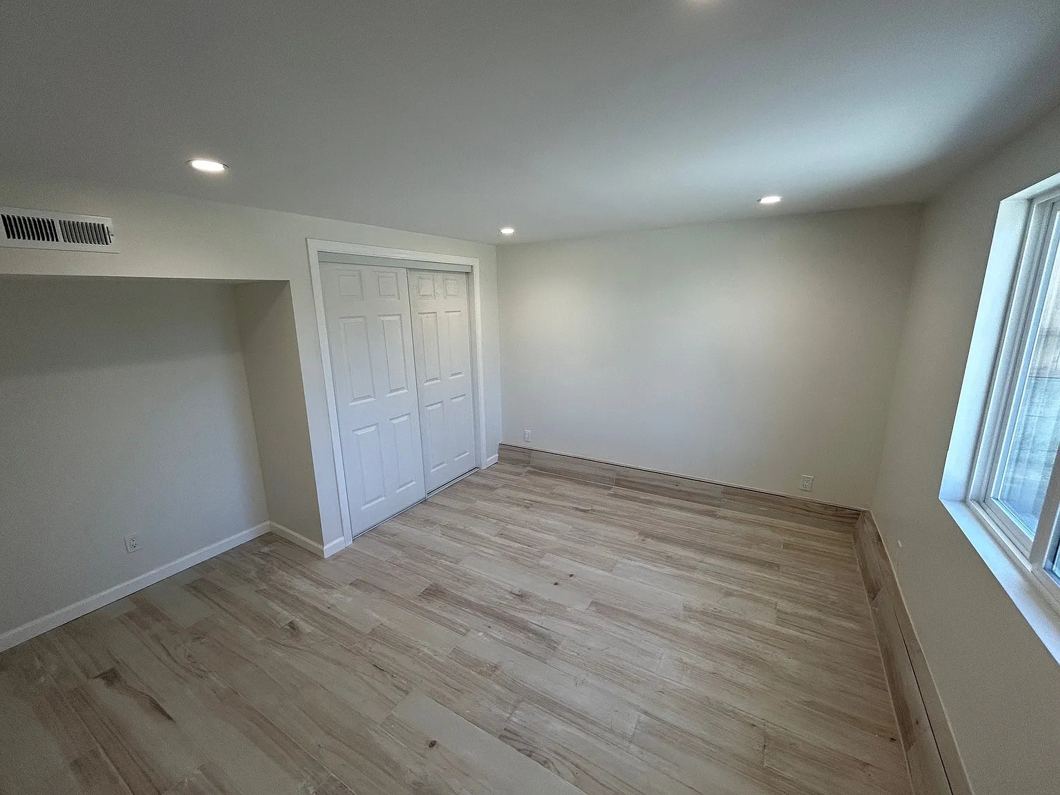 14 Shelbourne Ave — Photo 3