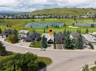 112 SE Gleneagles Vw, Cochrane, AB T4C1P3
