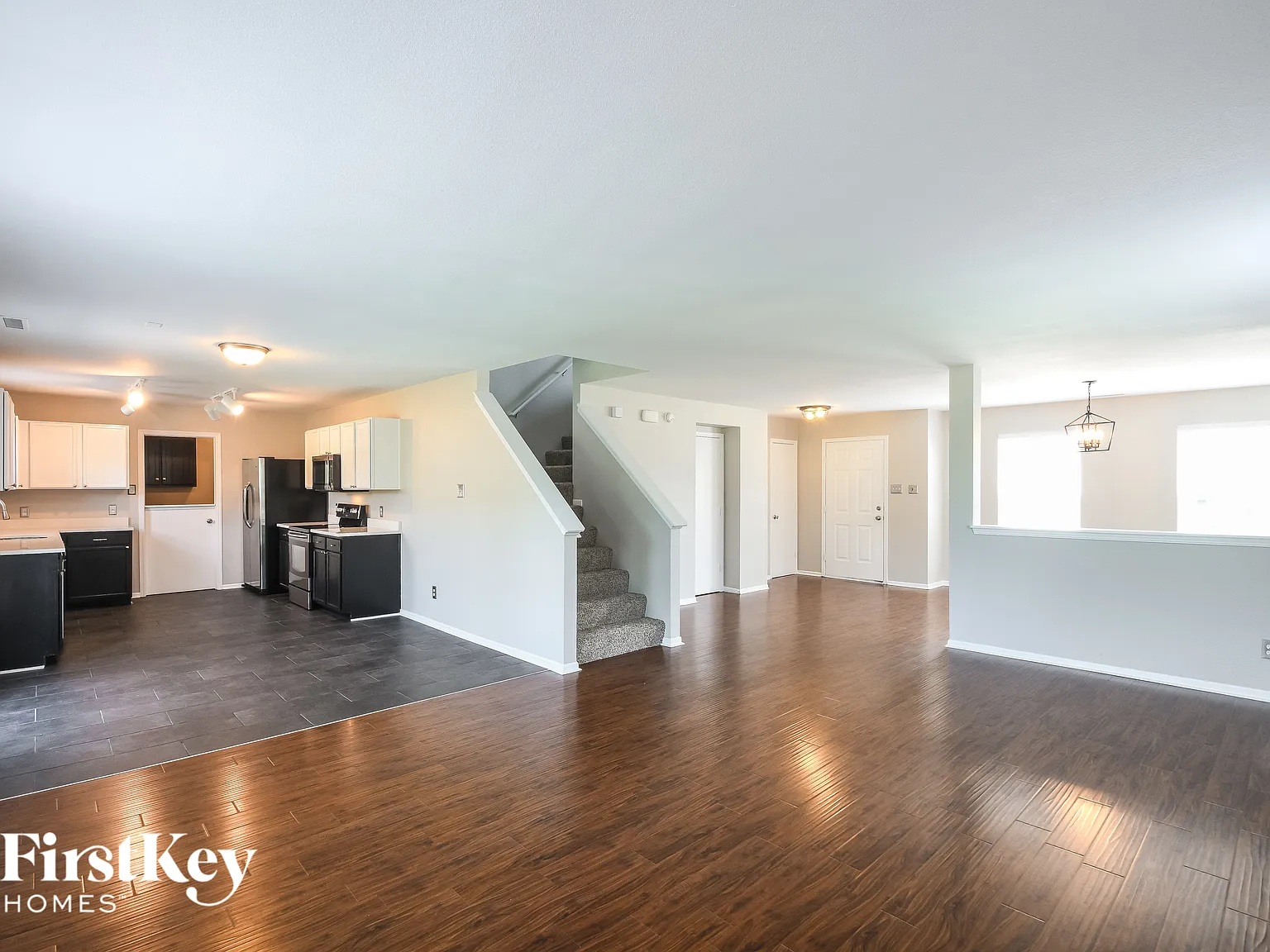 3 bed, 2.5 bath, 2426 sqft, $2,875 — Photo 3