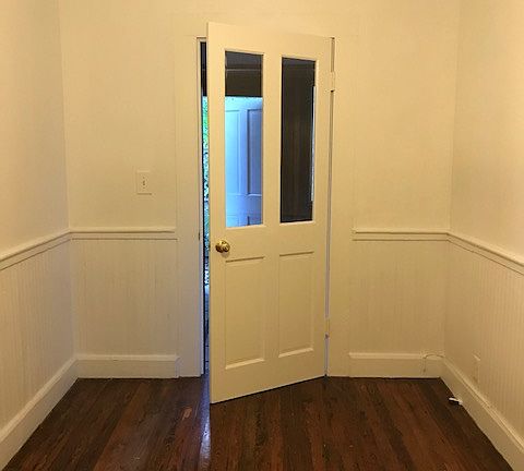 4th image of 915 Southard St APT 1