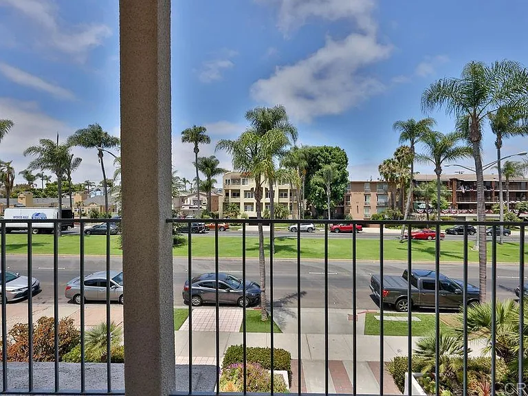 229 Orange Ave #3 — Photo 44