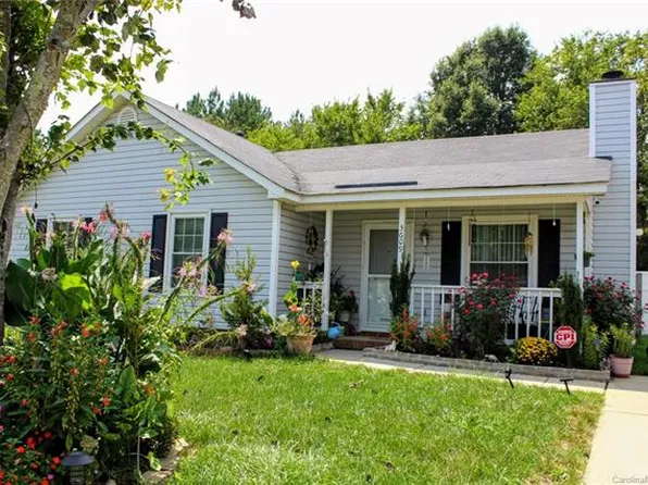 3609 Cedarbark Dr, Matthews, NC 28105