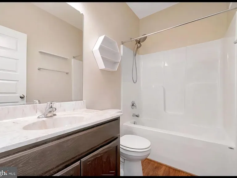 106 Ridgeway St — Photo 8