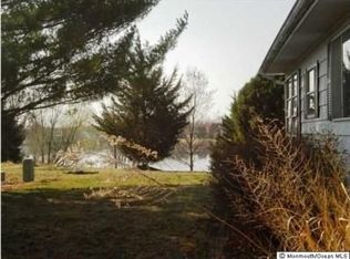 40 Bananier Dr, Toms River, NJ 08757