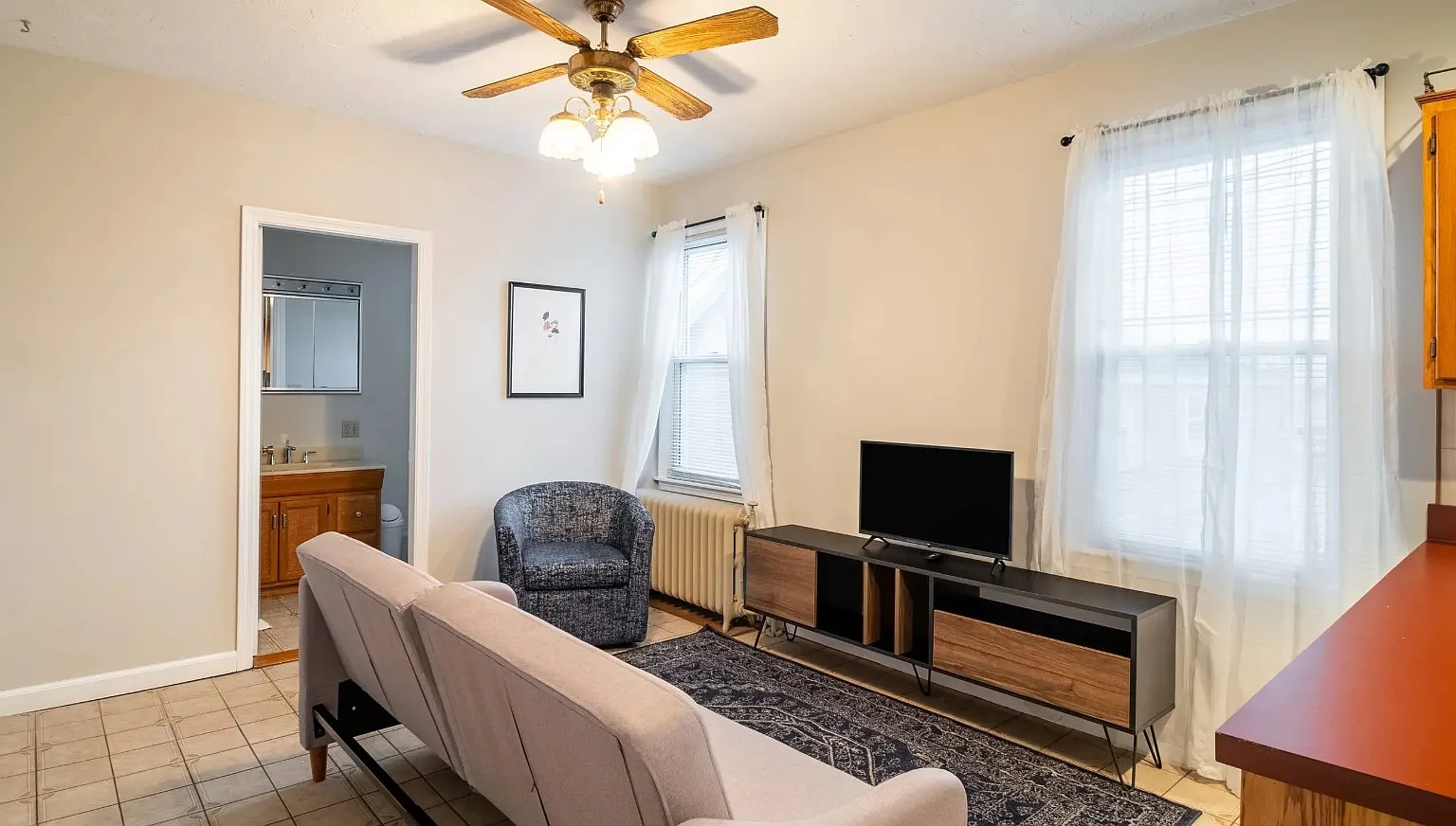 3 bed, 1107 sqft, $3,200 — Photo 4