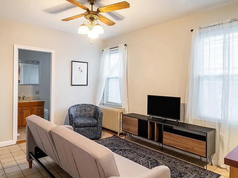 88 Glen St #2 — Photo 4