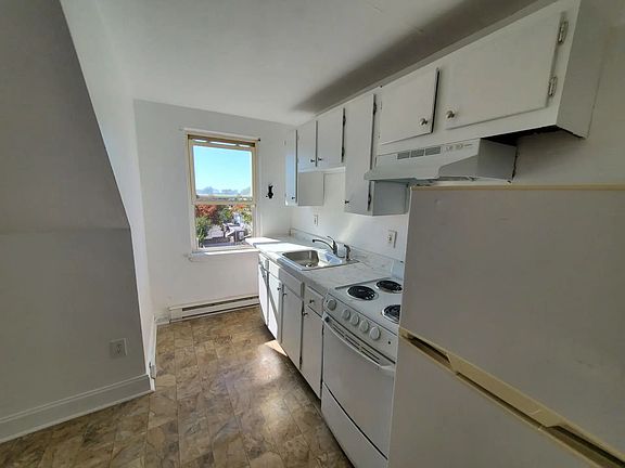 5th image of 818 S Broom St APT 3D