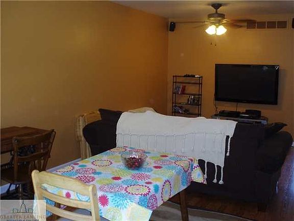 5th image of 2185 Trafalger St