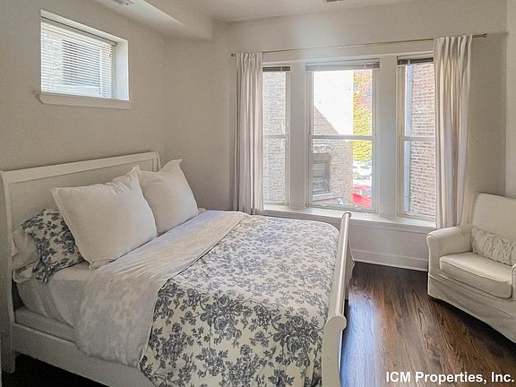 4th image of 346 W Dickens Ave #2