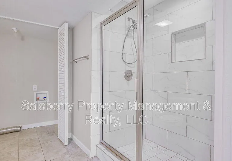 107 Windsor Ct — Photo 20
