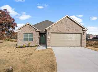 4431 Douglas Ln, Springdale, AR 72762