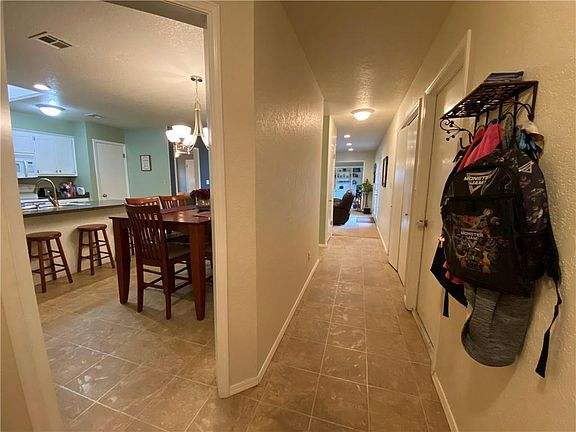 5th image of 1912 Chandler Dr