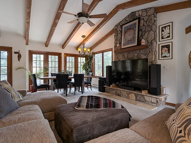 842 Lakeshore Dr — Photo 7