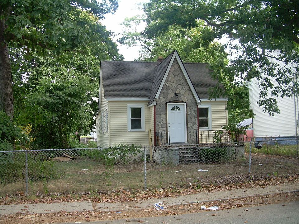 2nd image of 58 E Smith St