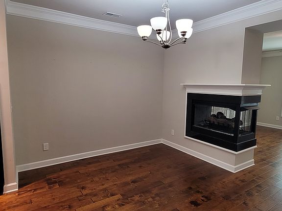 5th image of 4185 Baverton Dr