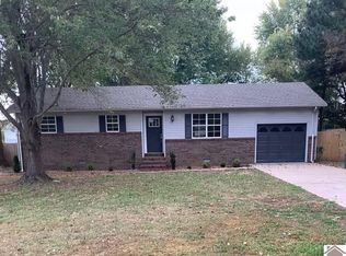 1902 Westwood Dr, Murray, KY 42071