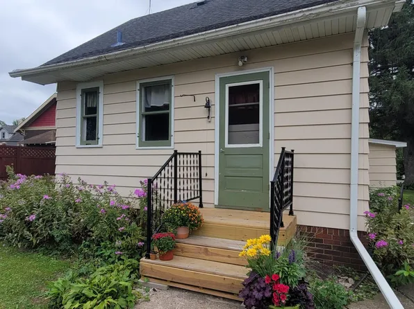 16030 Maple Ln, Center City, MN 55012