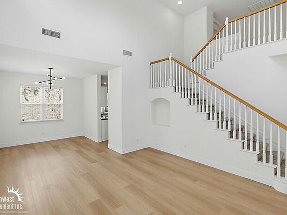 3rd image of 706 Casita Ln