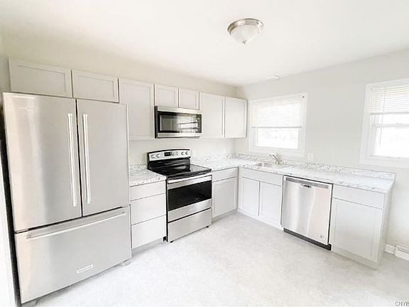 5th image of 29 Cotty Dr