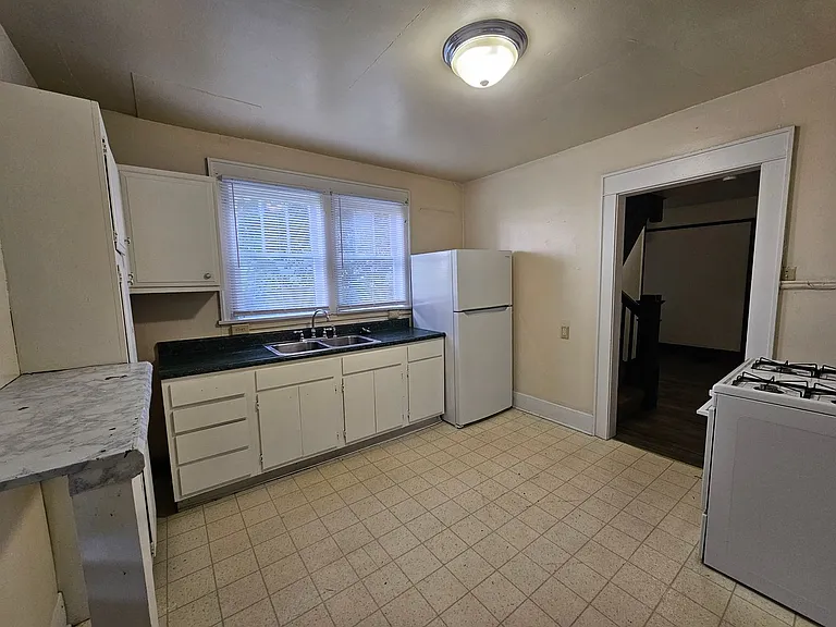 397 Gilmore St — Photo 10