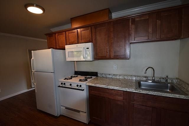 1st image of 111 6th St APT 4