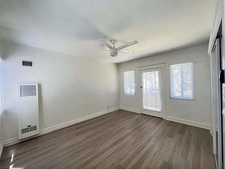 840 Grand Ave #1 — Photo 2