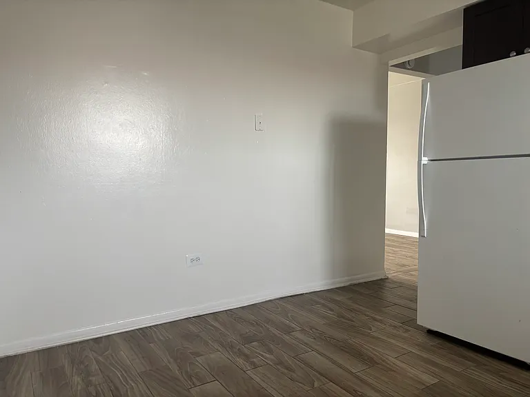 1302 Carol St #2B — Photo 1