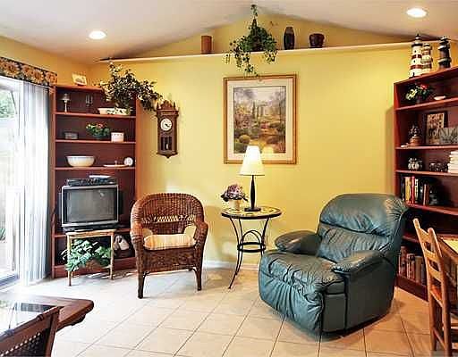 3rd image of 633 S Dexter Dr
