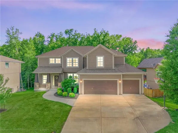 23715 W 52nd Ter, Shawnee, KS 66226