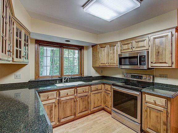 4th image of 4436 Honeywood Ln